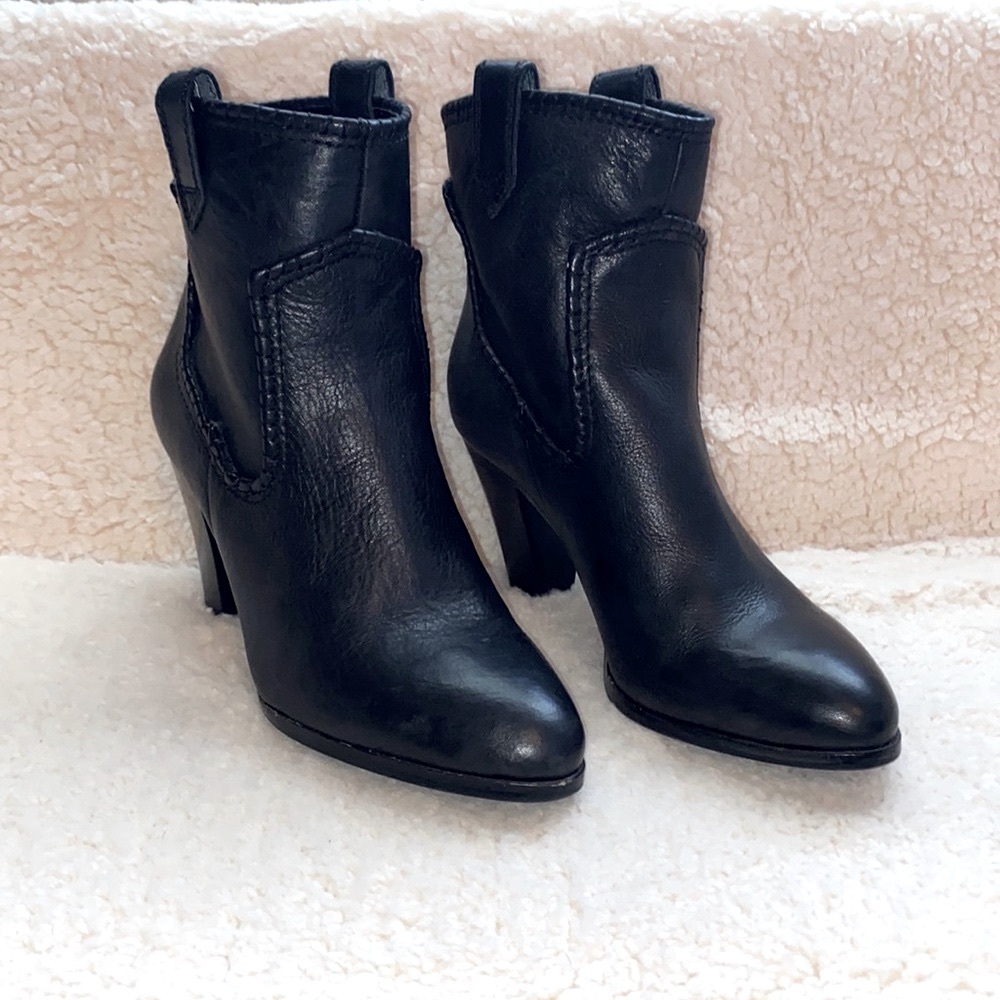 EUC Karl Lagerfeld Western Booties Sz 7.5